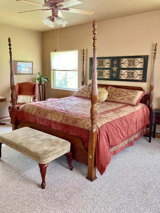 Casa Del Rio Bed And Breakfast Bastrop Exteriör bild